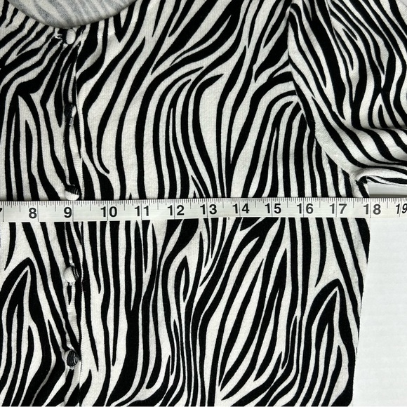Elementz Medium Light Cardigan Pullover 3/4 Sleeve Black/White Zebra Print - Picture 6 of 10